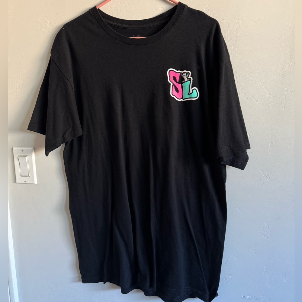 EUC SHREDDY SHIRT SIZE LARGE